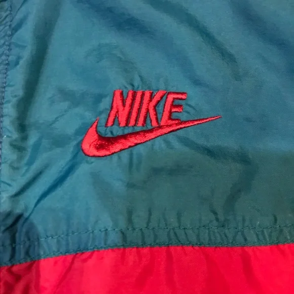 Vintage Nike Womens Red‎ green Blue Windbreaker L - Picture 3 of 4